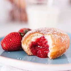 Рецепт Пончиков с клубникой дома