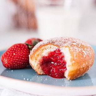 Рецепт Пончиков с клубникой дома