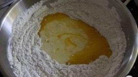 Рецепт пончиков с ванильной глазурью и посыпкой