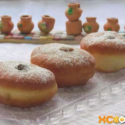 Рецепт Пончиков суфганиет — традиционной еврейской выпечки на Хануку