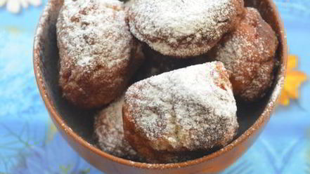 Рецепт творожных пончиков с малиной