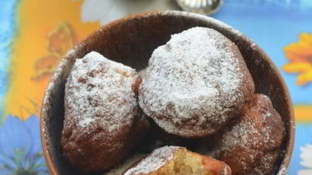 Рецепт творожных пончиков с малиной