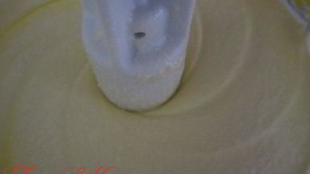 Рецепт творожных пончиков с вишней