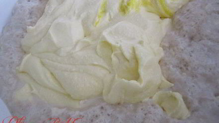 Рецепт творожных пончиков с вишней