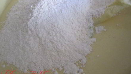 Рецепт творожных пончиков с вишней