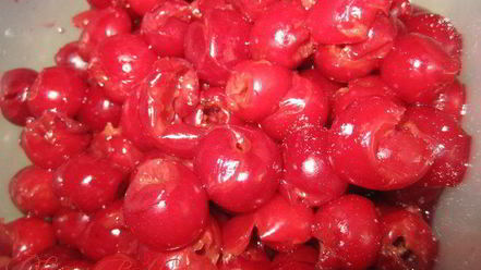 Рецепт творожных пончиков с вишней