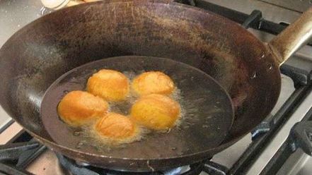 Рецепт тыквенных пончиков с кольцами кальмаров