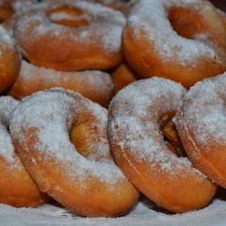 Рецепт Воздушных пончиков на дрожжах по-домашнему
