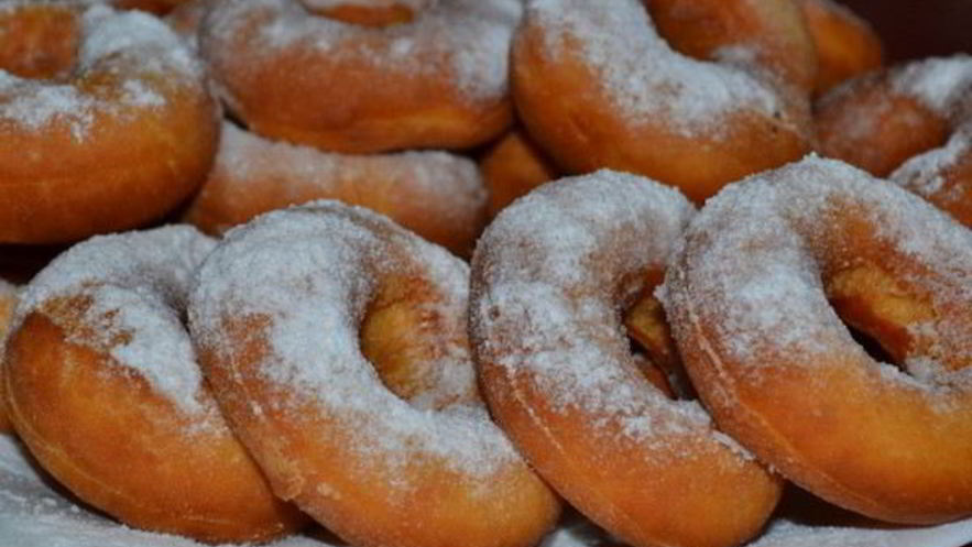 Рецепт воздушных пончиков на дрожжах по-домашнему