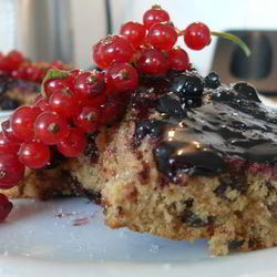 Рецепт Черно-смородиновой коврижка под шоколадом