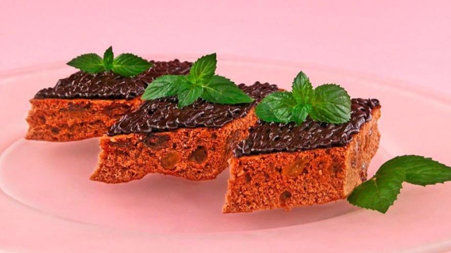 Рецепт коврижки с изюмом и орехами