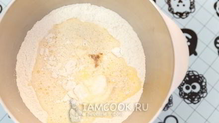 Рецепт рулетиков с марципаном и миндалем