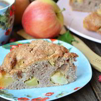 Шарлотка с яблоками