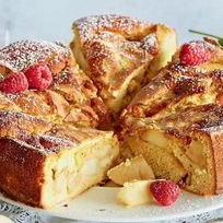 Домашняя шарлотка с яблоками в духовке