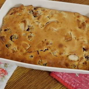 Рецепт Хитрой грушевой шарлотки с ежевикой