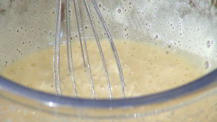 Рецепт хитрой грушевой шарлотки с ежевикой