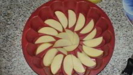 Рецепт очень вкусной шарлотки с яблоками