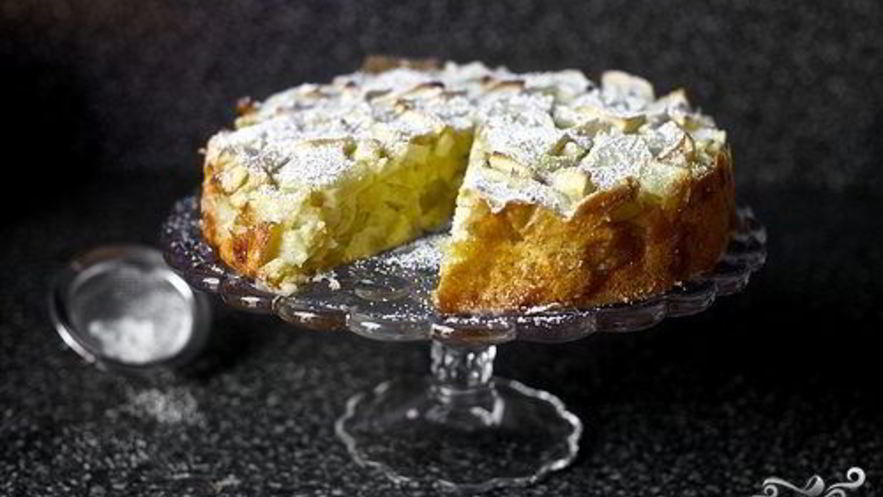 Рецепт пышной шарлотки с яблоками