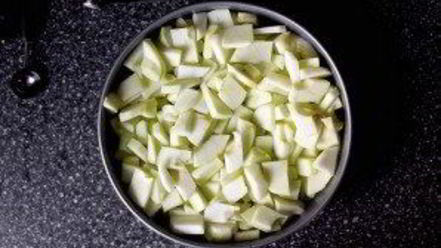 Рецепт пышной шарлотки с яблоками