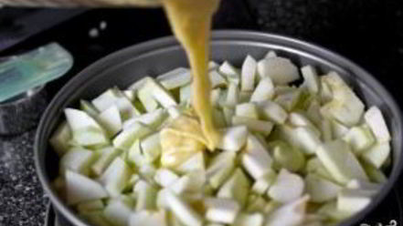 Рецепт шарлотки без сахара