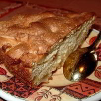 Рецепт Шарлотки из хлеба и брынзы по-румынски