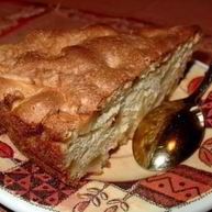 Рецепт Шарлотки из хлеба и брынзы по-румынски