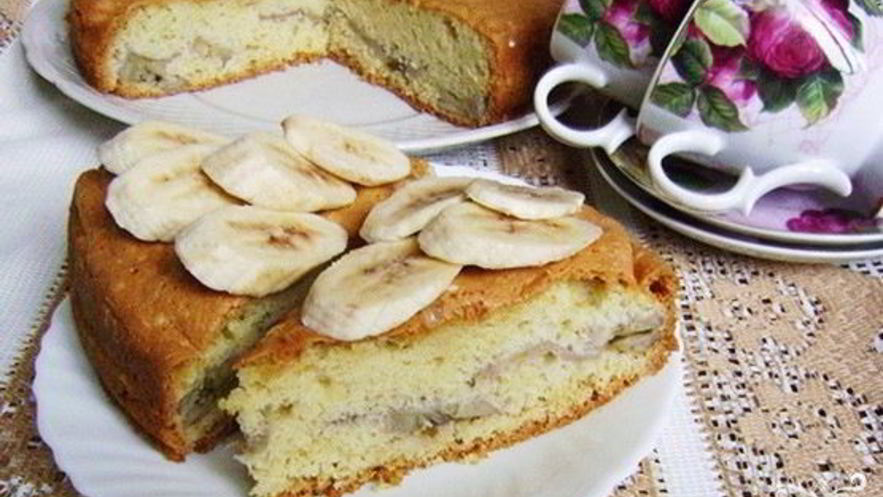 Рецепт шарлотки с бананом