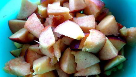 Рецепт шарлотки с нектаринами