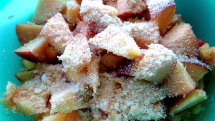 Рецепт шарлотки с нектаринами