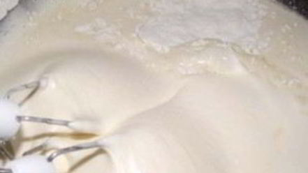 Рецепт шарлотки с яблоками и изюмом