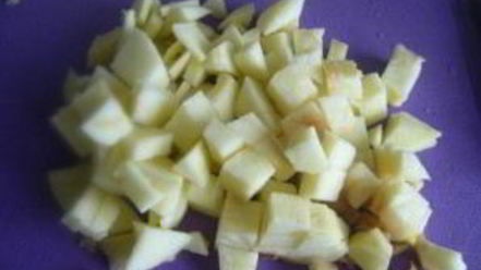 Рецепт шарлотки с яблоками и изюмом