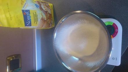 Рецепт шарлотки с яблоками и лимонами