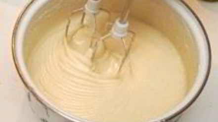 Рецепт шарлотки с замороженными яблоками