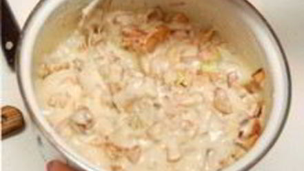 Рецепт шарлотки с замороженными яблоками