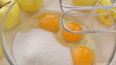 Рецепт шарлотки в духовке с яблоками