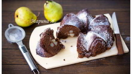 Рецепт шоколадной шарлотки с грушей и корицей