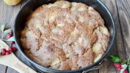 Рецепт шоколадной шарлотки с яблоками