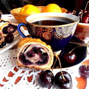 Рецепт Чернично-сливочного штрудель