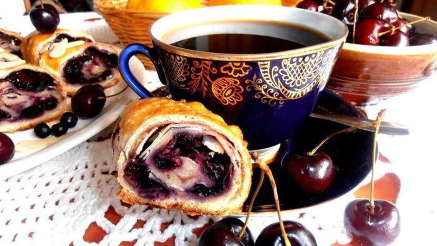 Рецепт чернично-сливочного штрудель