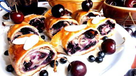 Рецепт чернично-сливочного штрудель
