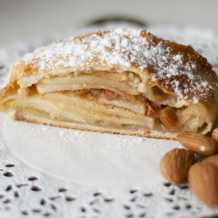 Рецепт Незатейливого яблочного штруделя