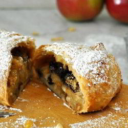 Рецепт Штруделя из готового слоеного теста