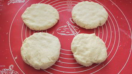 Рецепт штруделя из творожного теста с яблоками и клюквой