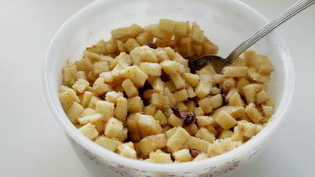 Рецепт штруделя из творожного теста с яблоками и клюквой