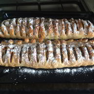 Рецепт Штруделя с грушами и грецкими орехами