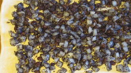 Рецепт штруделя с грушами, изюмом и маком