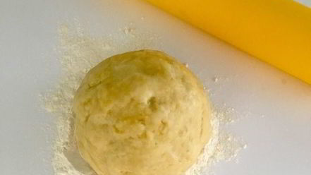 Рецепт штруделя с лососем, фасолью и рикоттой