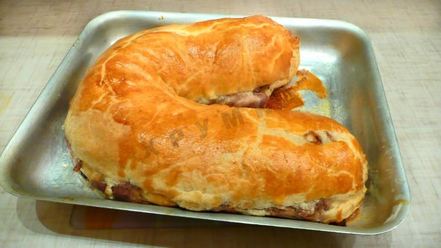 Рецепт штруделя с мясом из слоеного теста