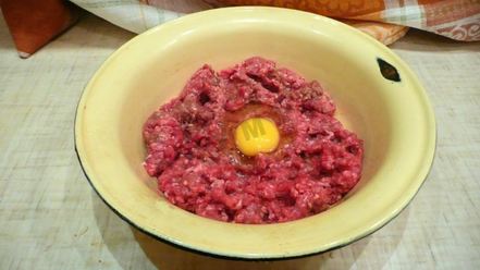 Рецепт штруделя с мясом из слоеного теста