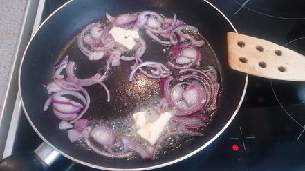 Рецепт штруделя с мясом